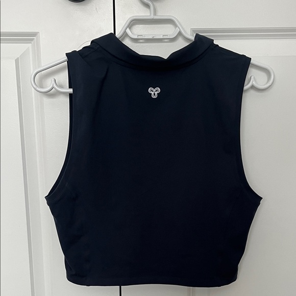 Aritzia TNA Outlast V-neck Polo Cropped Tank Top in Dark Navy - Picture 8 of 8
